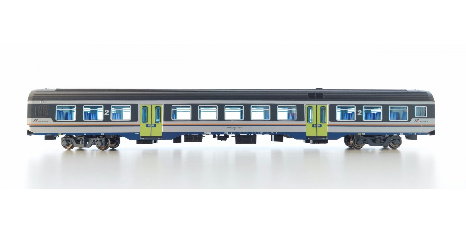 ViT3198 2nd class MDVC carriage in DTR livery with interior lighting